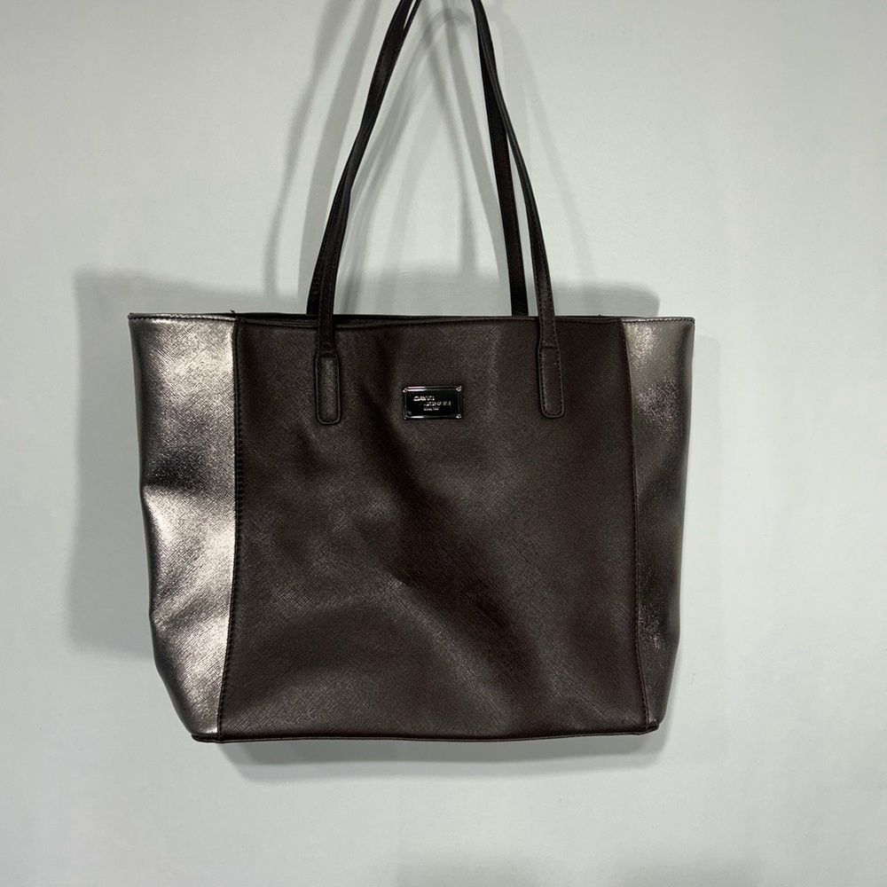 David Jones plum and bronze  Tote bag. Full zipper closure.